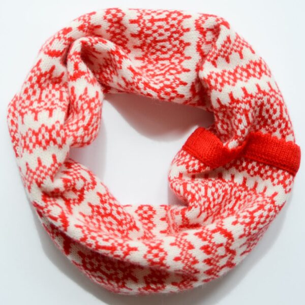 Scandi red cowl