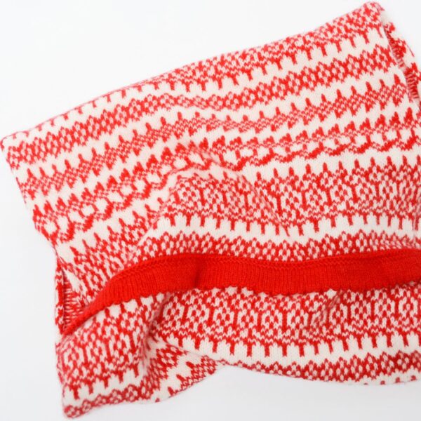 Scandi red cowl