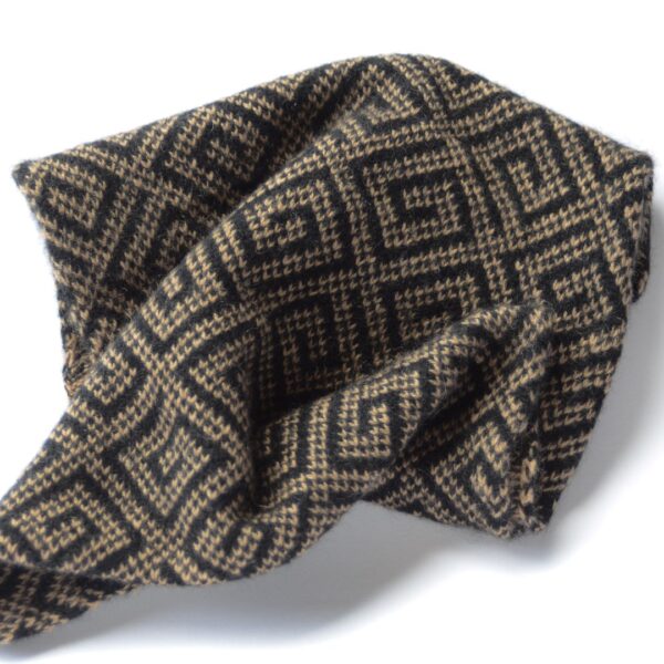 maze cashmere black and camel cowl 3