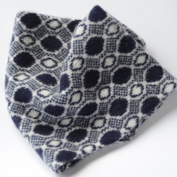 navy pebble cashmere cowl 3