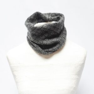 tiles black and grey cashmere cowl 1